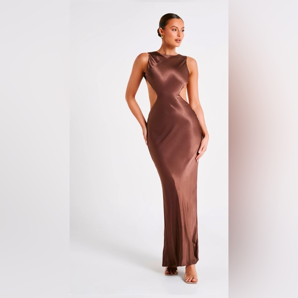 Elegant Brown Sleeveless Dress